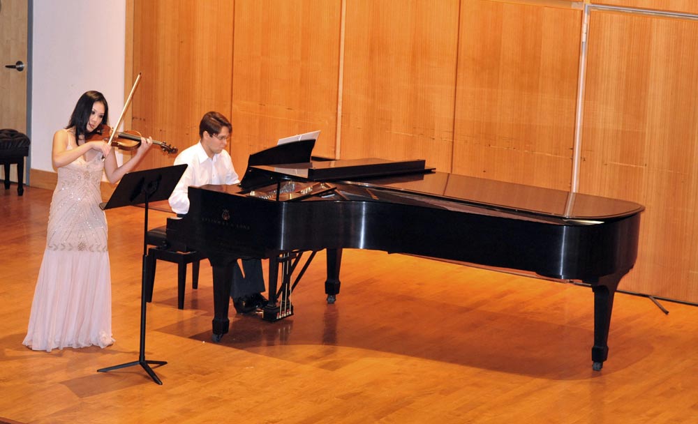 Yeolim and Victor performing Mahle's music in Rock Hall, Philadelphia